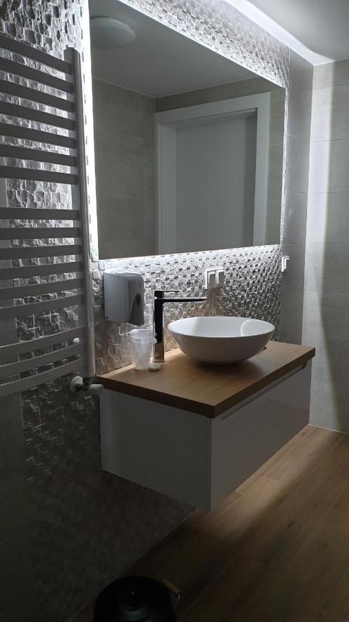 Dom Pod Groniem Hotel ชีกี ภายนอก รูปภาพ