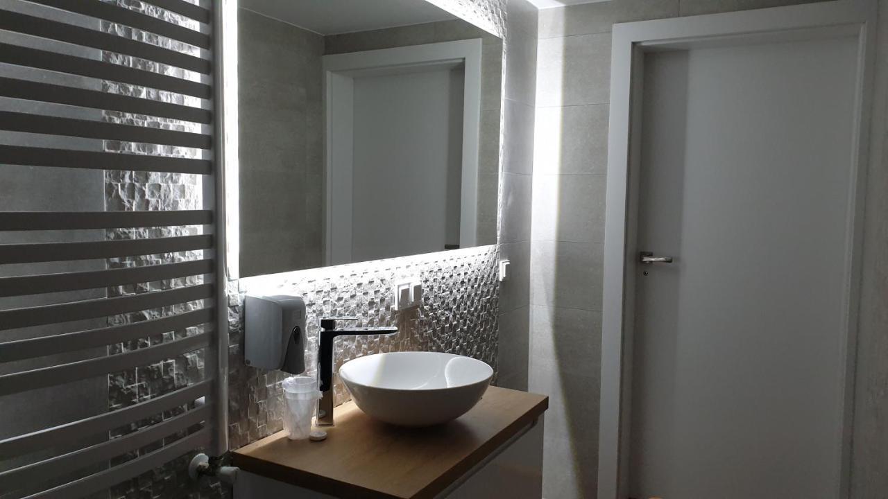 Dom Pod Groniem Hotel ชีกี ภายนอก รูปภาพ